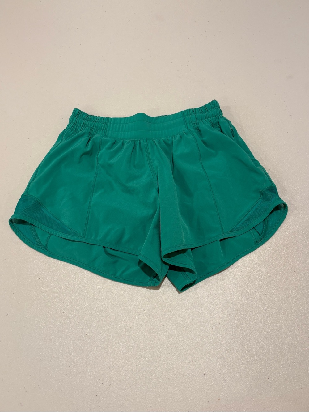 Lululemon Hotty Hot High-Rise Lined Short 4" Kelly Green Size 2